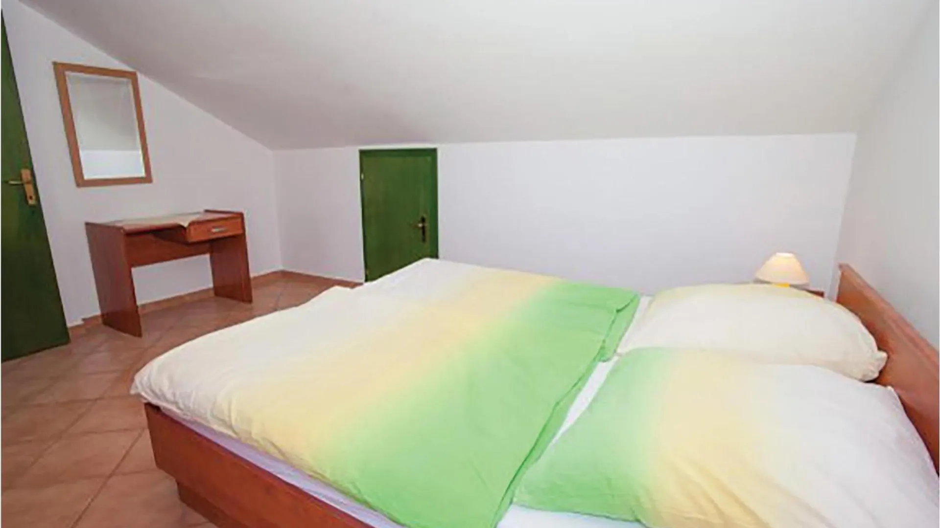 Gorgeous Apartment In Malinska With Kitchen